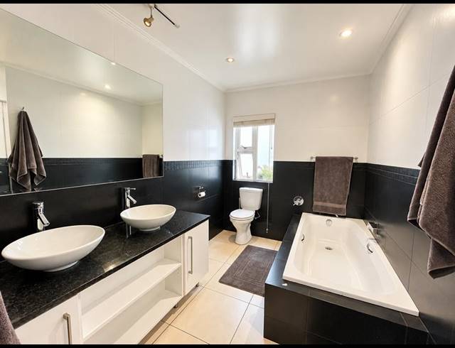 3 BEDROOM APARTMENT FOR SALE IN MORNINGSIDE